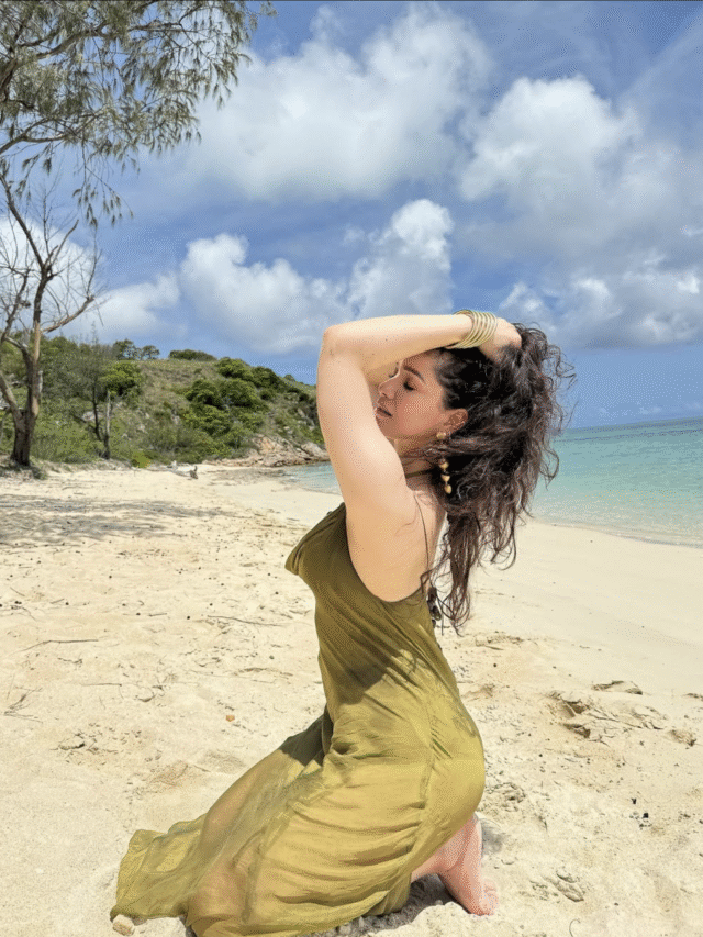 “10 Gorgeous Looks of Sara Tendulkar That Redefine Grace and Glamour”